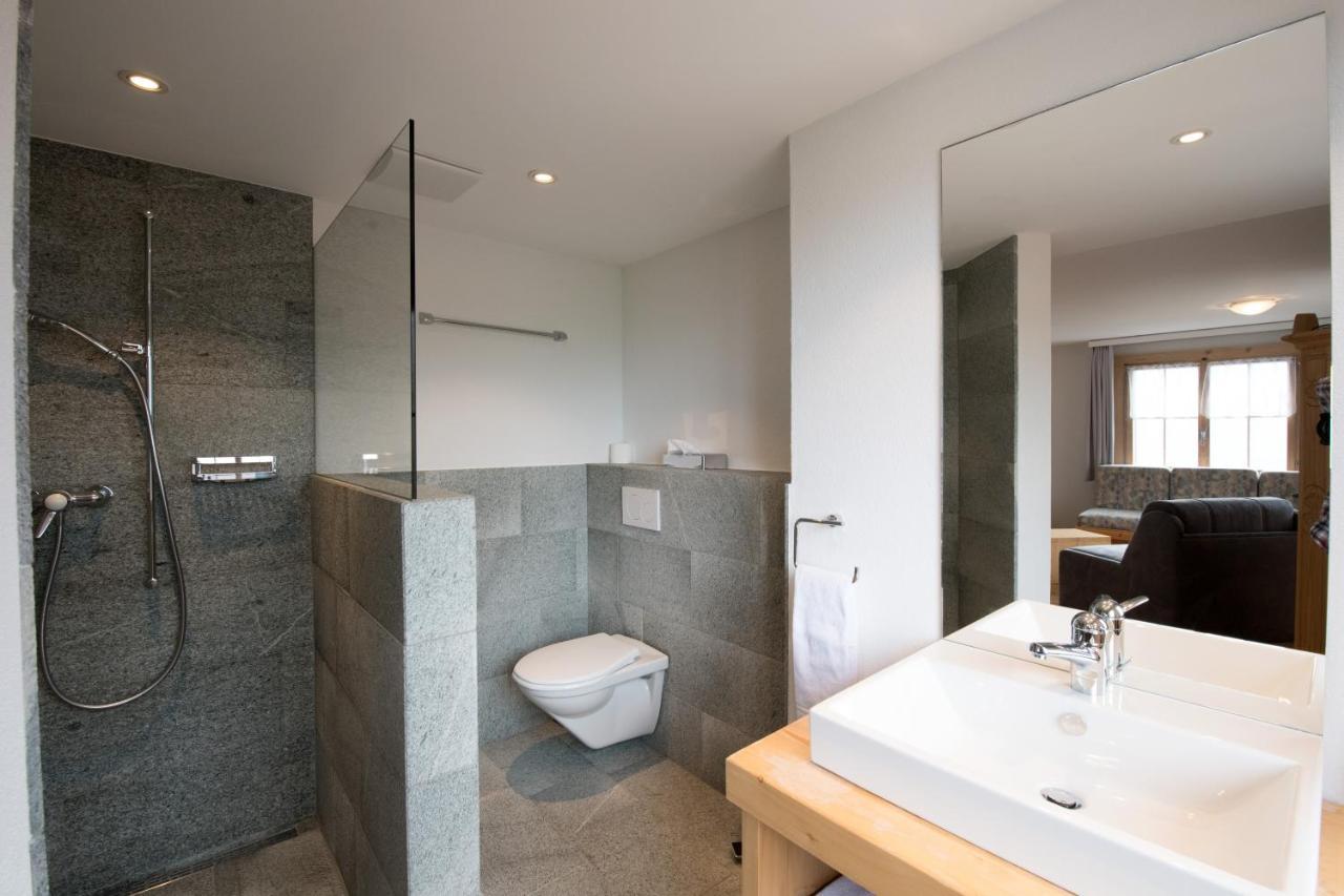 Hotel Garni Postigliun Andiast Andest Номер фото